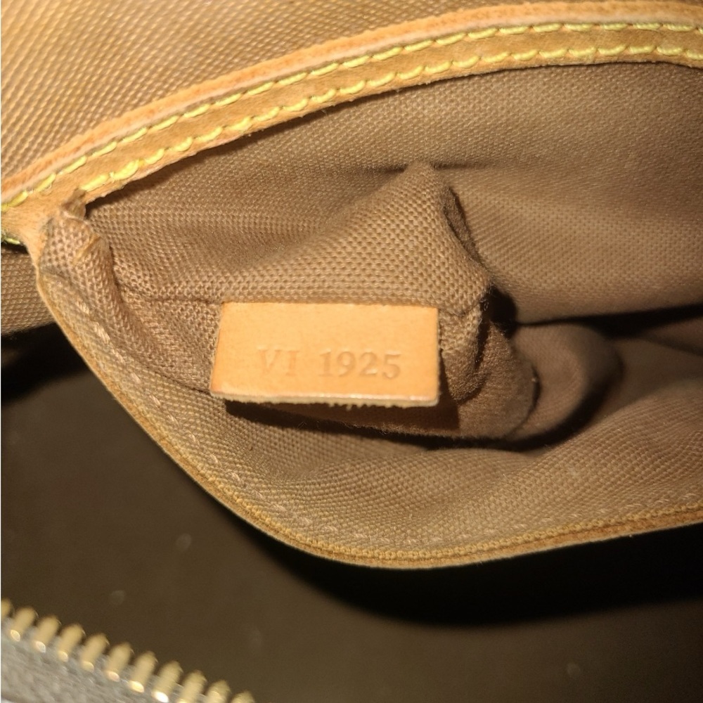Louis Vuitton purse - Picture 5 of 5